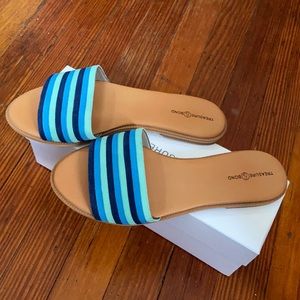 New in box Treasure and Bond women’s slippers sz9M